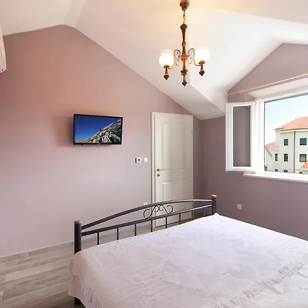 Villa Filipetti With Heated Pool Makarska