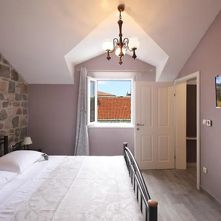 Filipetti With Heated Pool Makarska