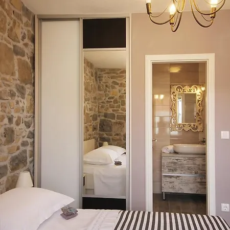 Filipetti With Heated Pool Villa Makarska